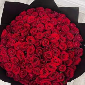 100 red roses